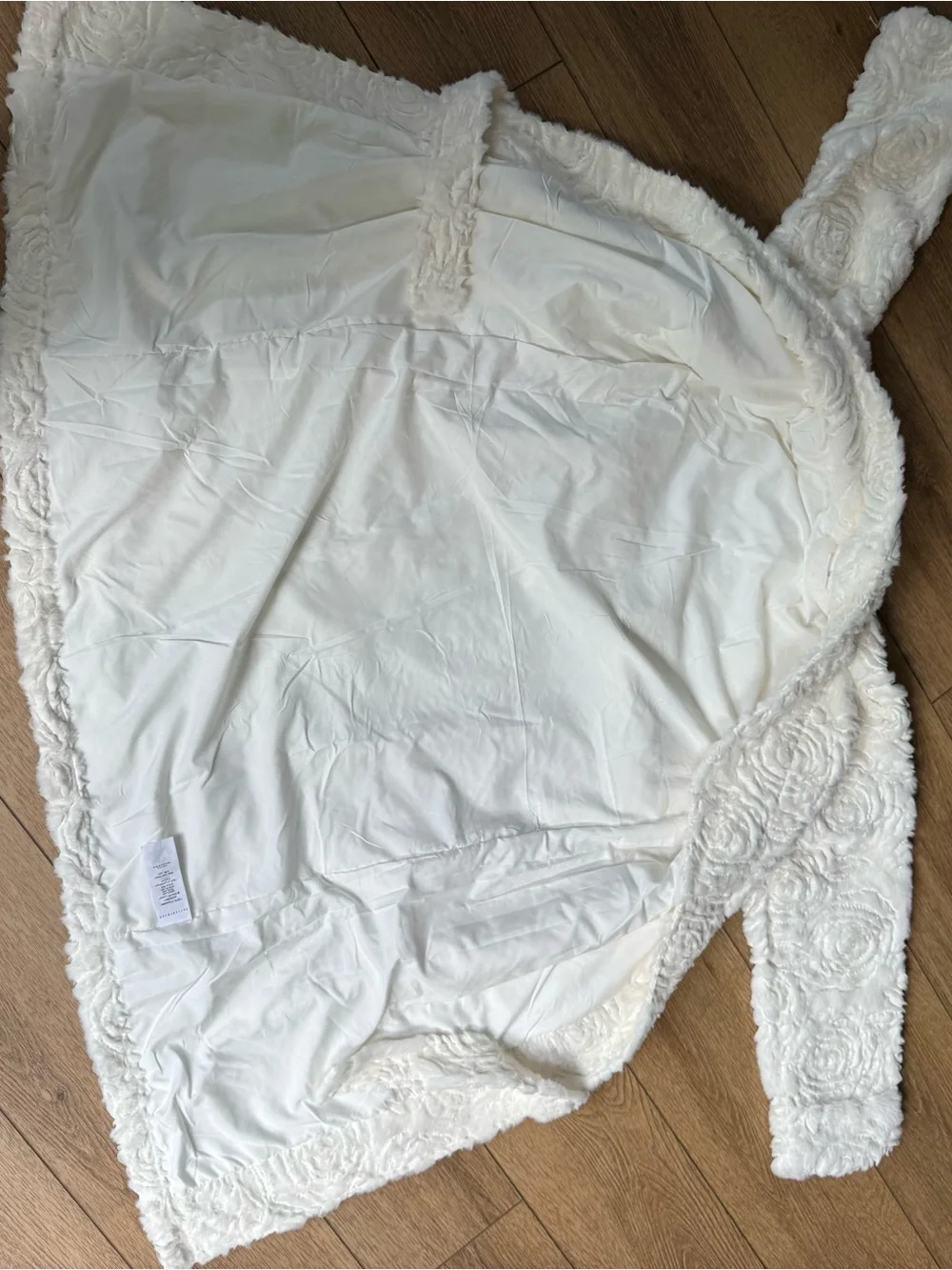 NWOT - LoveShackFancy Pottery Barn - Women’s Floral Robe in Ivory